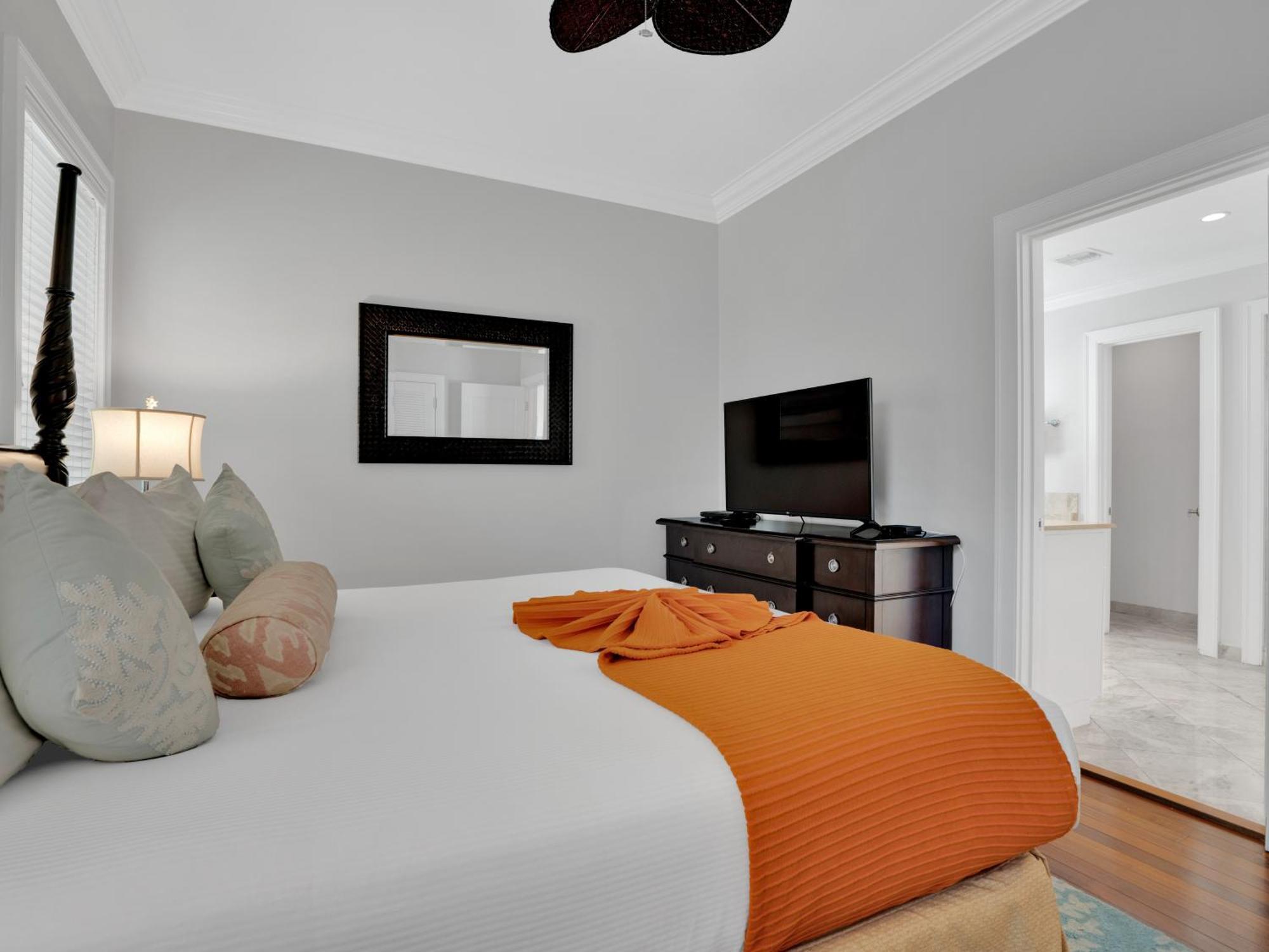 Valentines Resort & Marina Dunmore Town Bagian luar foto