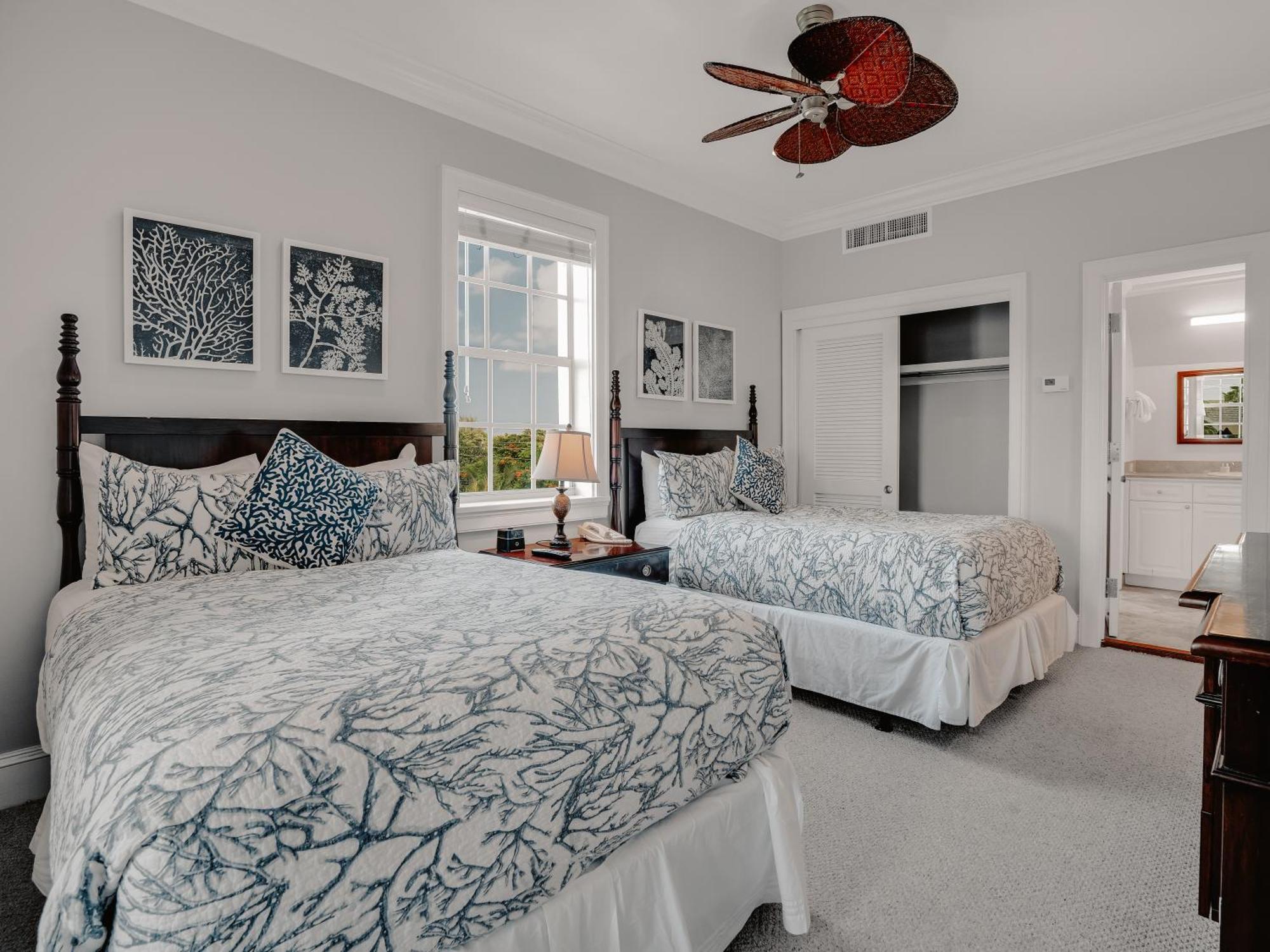 Valentines Resort & Marina Dunmore Town Bagian luar foto
