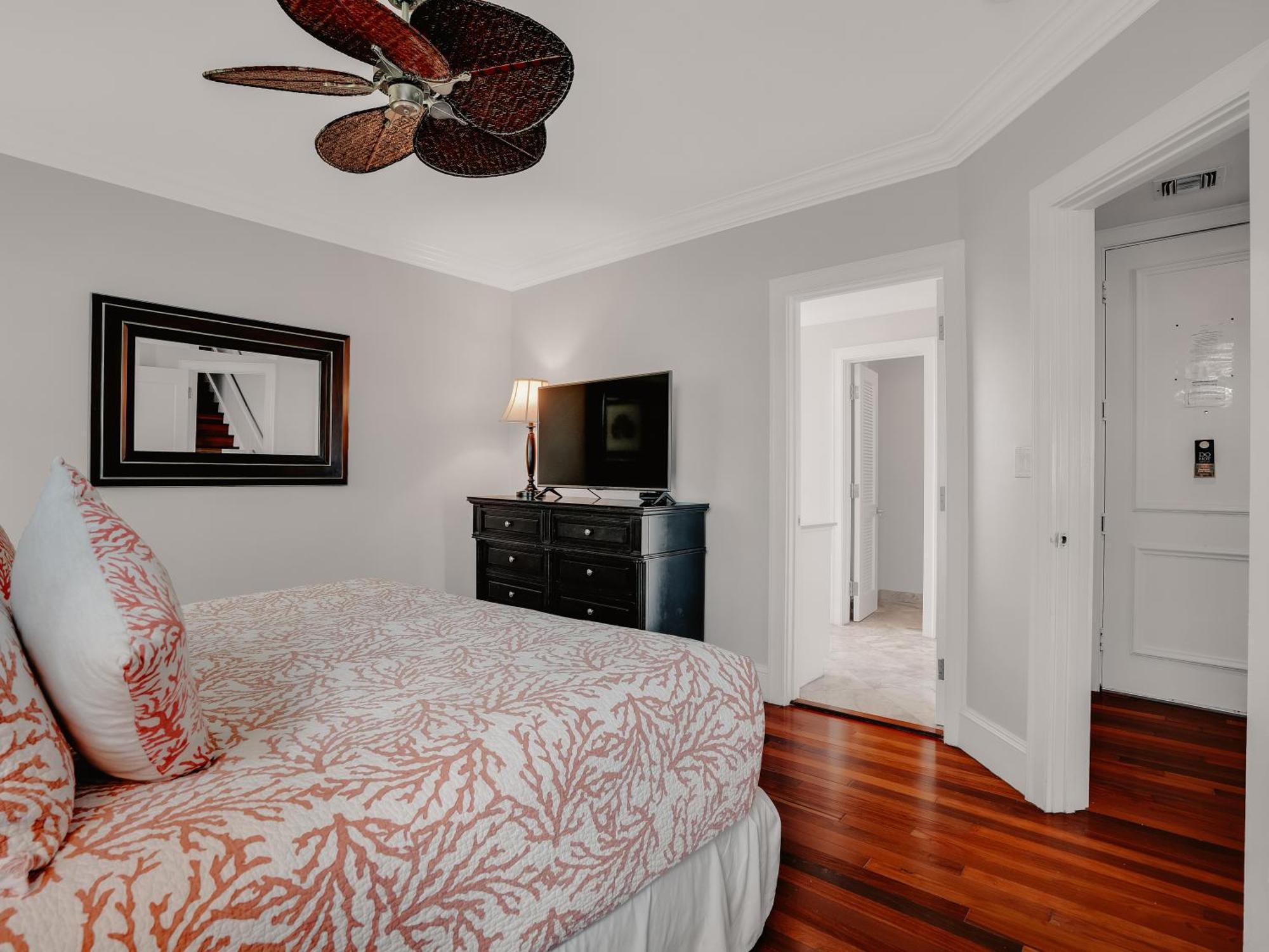 Valentines Resort & Marina Dunmore Town Bagian luar foto
